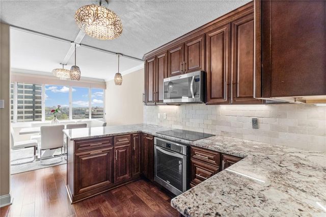 2510 Grand Boulevard 2701, Kansas City, MO 64108