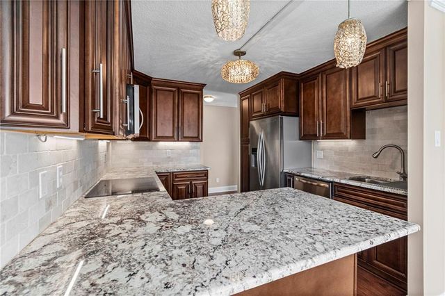 2510 Grand Boulevard 2701, Kansas City, MO 64108