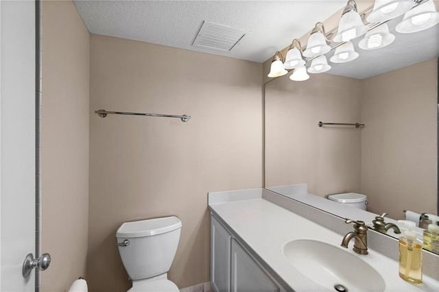 2510 Grand Boulevard 2701, Kansas City, MO 64108