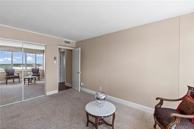 2510 Grand Boulevard 2701, Kansas City, MO 64108