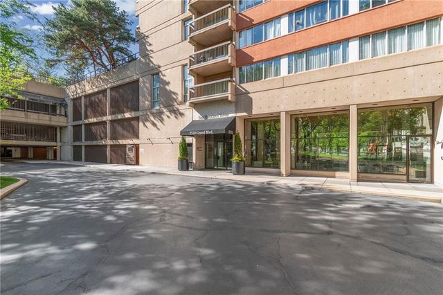 2510 Grand Boulevard 2701, Kansas City, MO 64108