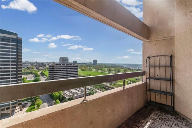 2510 Grand Boulevard 2701, Kansas City, MO 64108