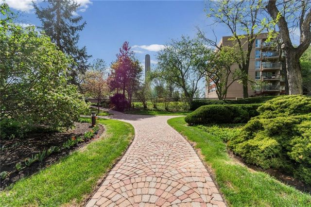 2510 Grand Boulevard 2701, Kansas City, MO 64108
