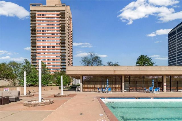2510 Grand Boulevard 2701, Kansas City, MO 64108