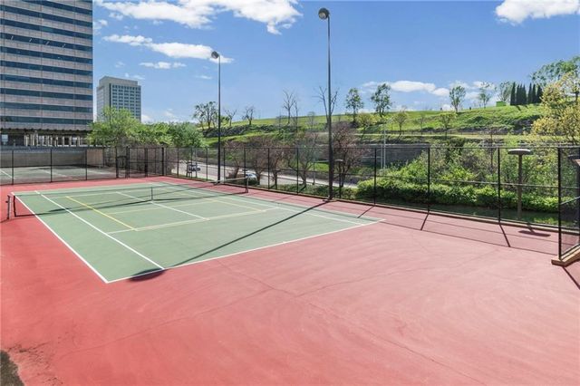 2510 Grand Boulevard 2701, Kansas City, MO 64108