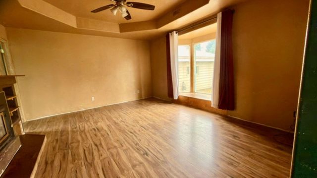 206 E Crawford St, Deer Park, WA 99006