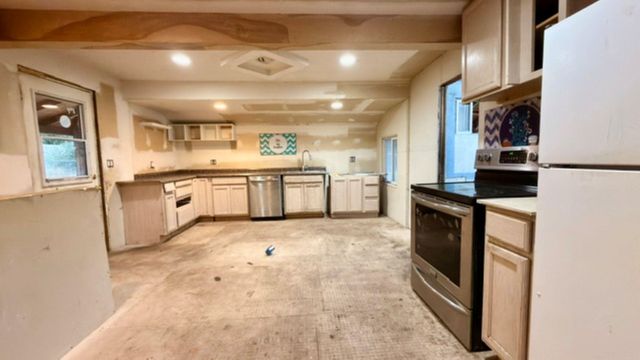 206 E Crawford St, Deer Park, WA 99006
