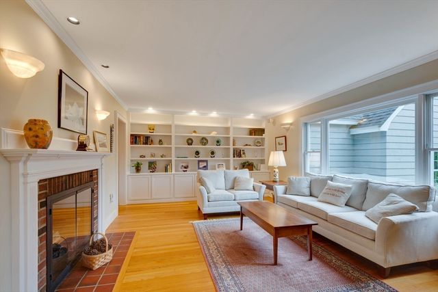 17 Palmer Hill Ave, Reading, MA 01867
