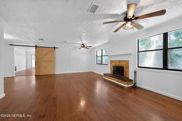 1504 HAMMONDWOOD Road N, Jacksonville, FL 32221