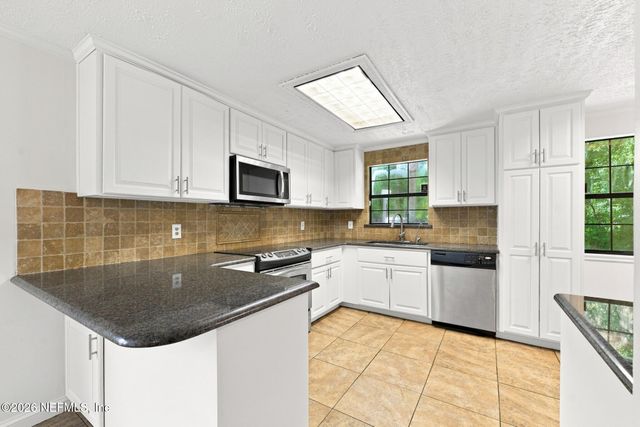 1504 HAMMONDWOOD Road N, Jacksonville, FL 32221