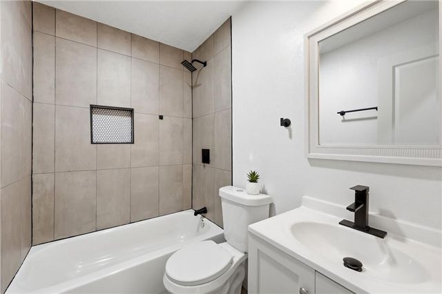 937 S Pope Avenue, Independence, MO 64050