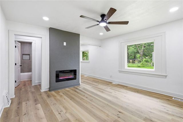 937 S Pope Avenue, Independence, MO 64050