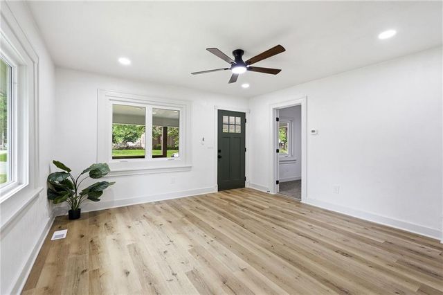 937 S Pope Avenue, Independence, MO 64050