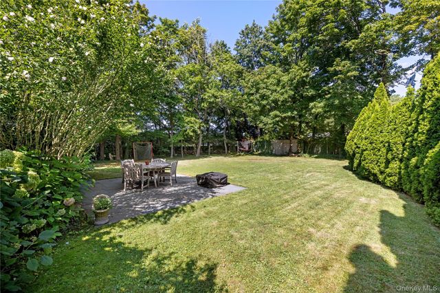30 Merritts Pond Road, Riverhead, NY 11901