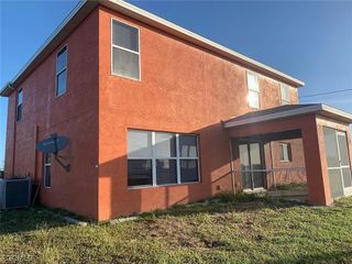 30 NE 24th TER, Cape Coral, FL 33909