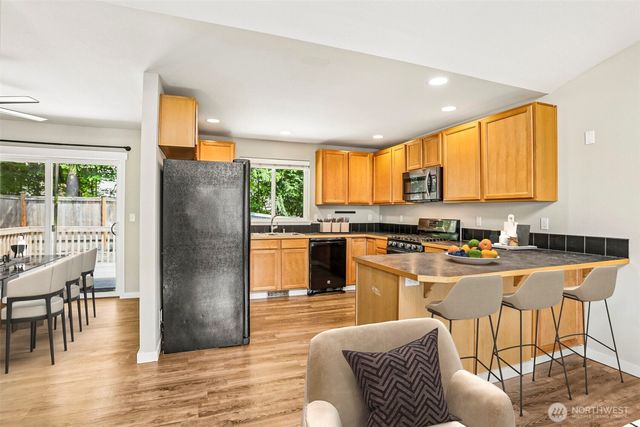 3303 156th Street SW, Lynnwood, WA 98087