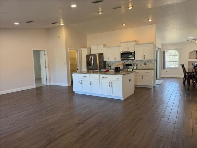 30 Patuxent Ln, Palm Coast, FL 32164