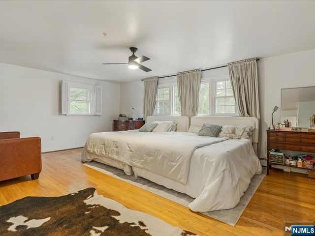 372 McKinley Boulevard, Paramus, NJ 07652