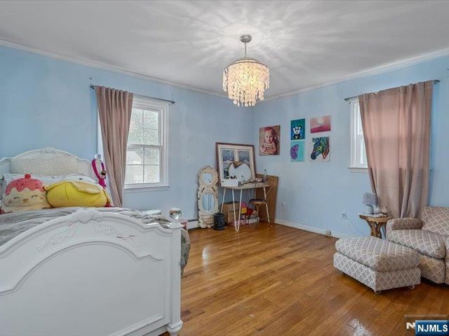 372 McKinley Boulevard, Paramus, NJ 07652