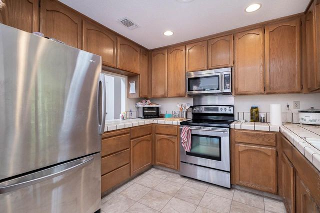 125 Ofria Dr, Folsom, CA 95630