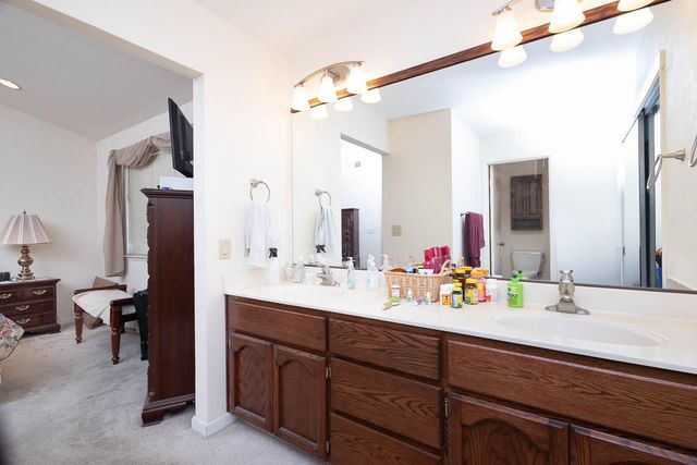 125 Ofria Dr, Folsom, CA 95630