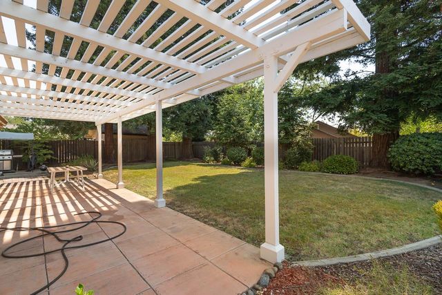 125 Ofria Dr, Folsom, CA 95630
