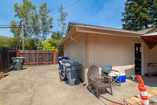 125 Ofria Dr, Folsom, CA 95630