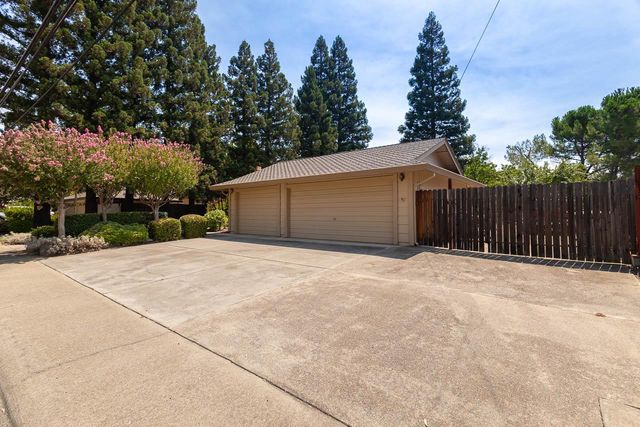 125 Ofria Dr, Folsom, CA 95630