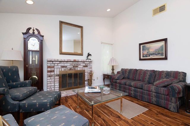 125 Ofria Dr, Folsom, CA 95630