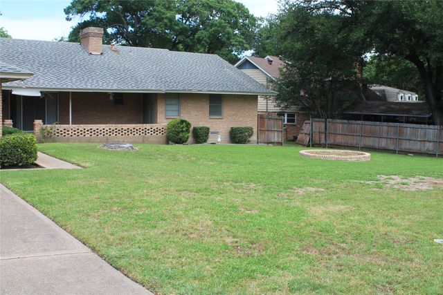 914 Stillmeadow Road, Dallas, TX 75232