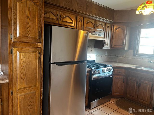 43 Lydia Lane, Edison, NJ 08817