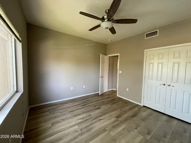 10410 N CAVE CREEK Road 2100, Phoenix, AZ 85020