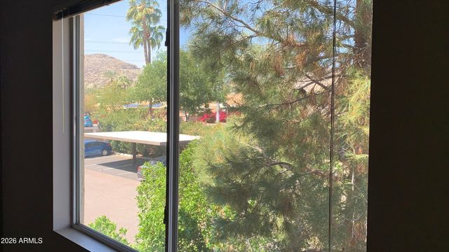10410 N CAVE CREEK Road 2100, Phoenix, AZ 85020