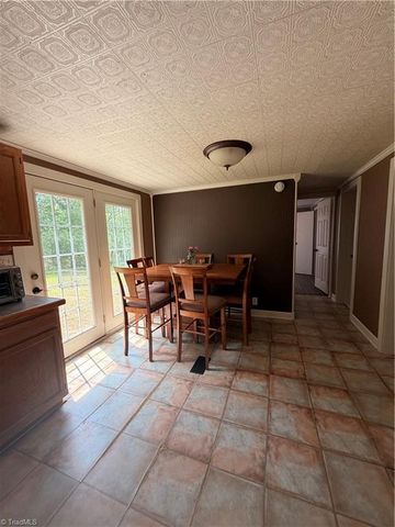 289 Twelve Oaks Drive, Linwood, NC 27299