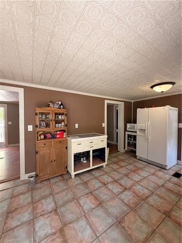289 Twelve Oaks Drive, Linwood, NC 27299