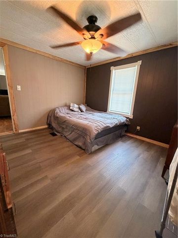 289 Twelve Oaks Drive, Linwood, NC 27299