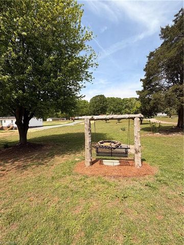 289 Twelve Oaks Drive, Linwood, NC 27299