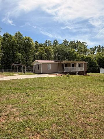 289 Twelve Oaks Drive, Linwood, NC 27299