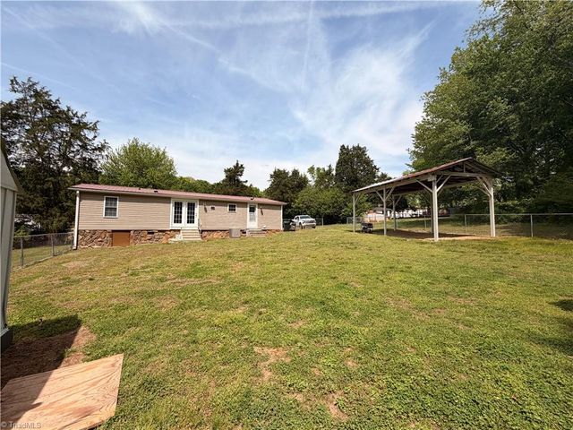 289 Twelve Oaks Drive, Linwood, NC 27299