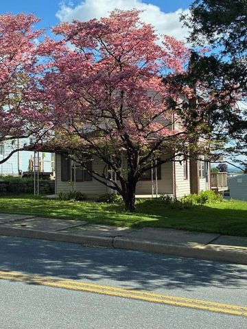 29 W MAIN ST, Richland, PA 17087