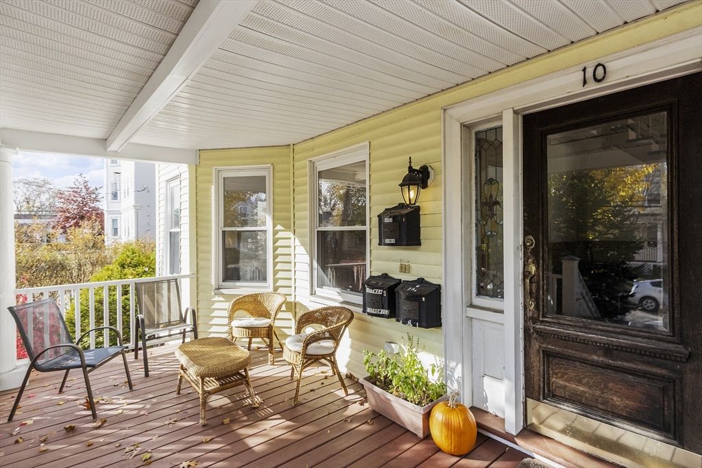 10 Marlboro St 1, Belmont, MA 02478