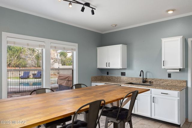 2642 W Calle Senor Roberto, Tucson, AZ 85741