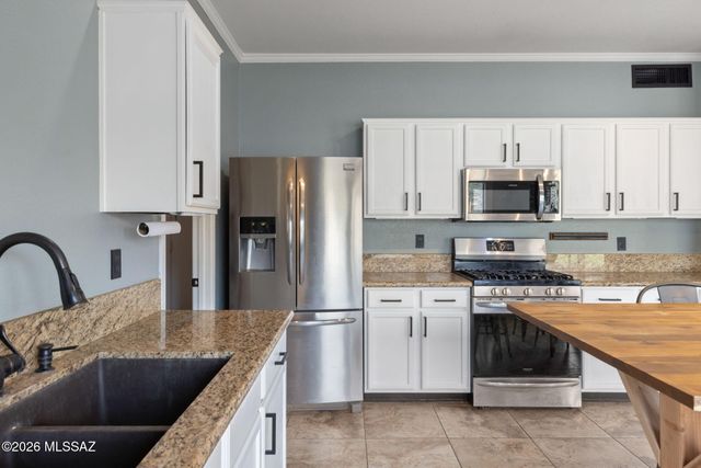 2642 W Calle Senor Roberto, Tucson, AZ 85741