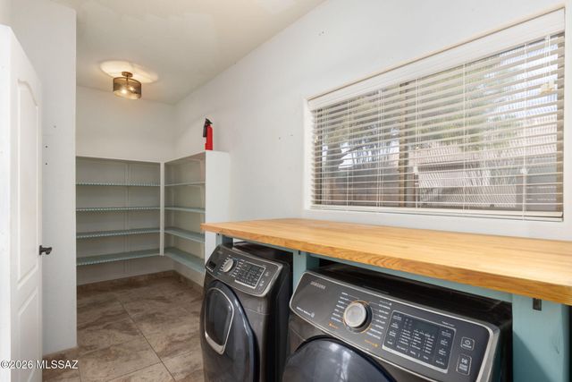 2642 W Calle Senor Roberto, Tucson, AZ 85741