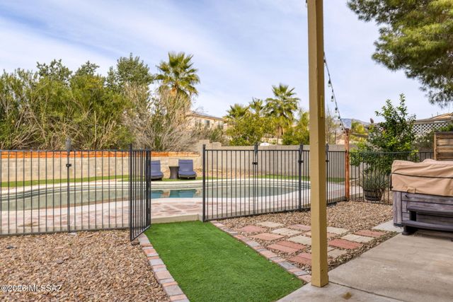 2642 W Calle Senor Roberto, Tucson, AZ 85741