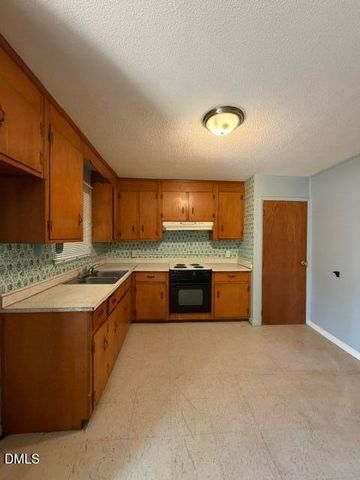 2902 Kanewood Drive, Durham, NC 27707