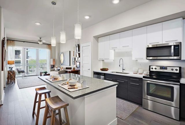 2727 Travis Street 634, Houston, TX 77006