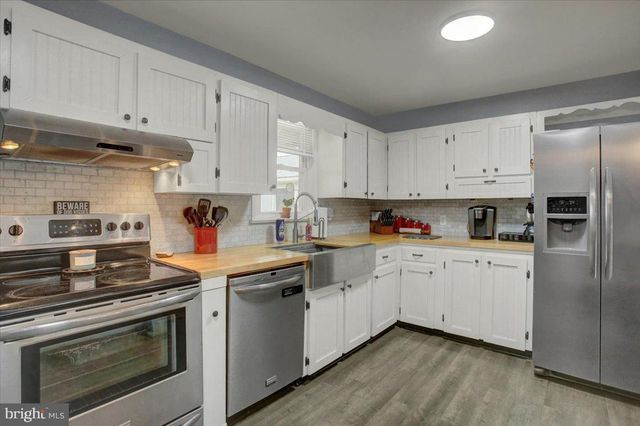 108 HOKE DR, Chambersburg, PA 17202