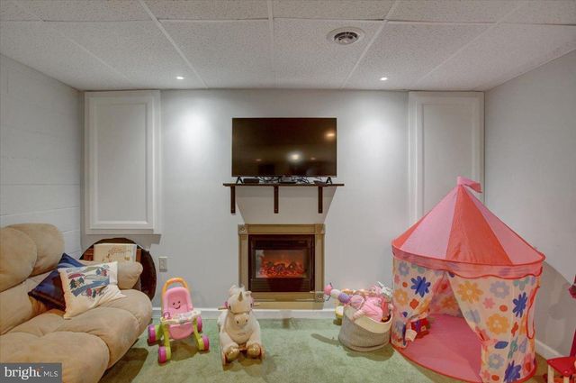 108 HOKE DR, Chambersburg, PA 17202