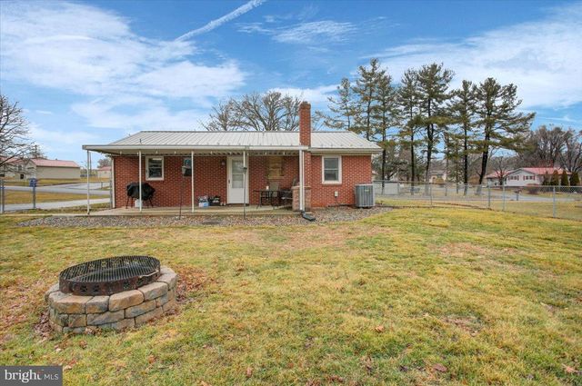 108 HOKE DR, Chambersburg, PA 17202